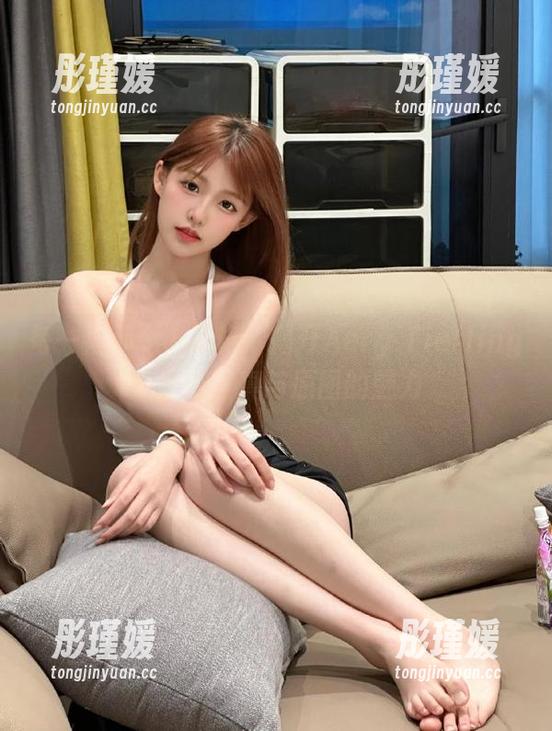 每一幅都令人惊艳！揭开Aery Tiefling亚丝娜写真与原图的魅力